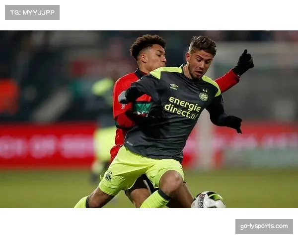 卡利亚里铁桶阵防守奏效,反击中直塞穿透帕尔马防线